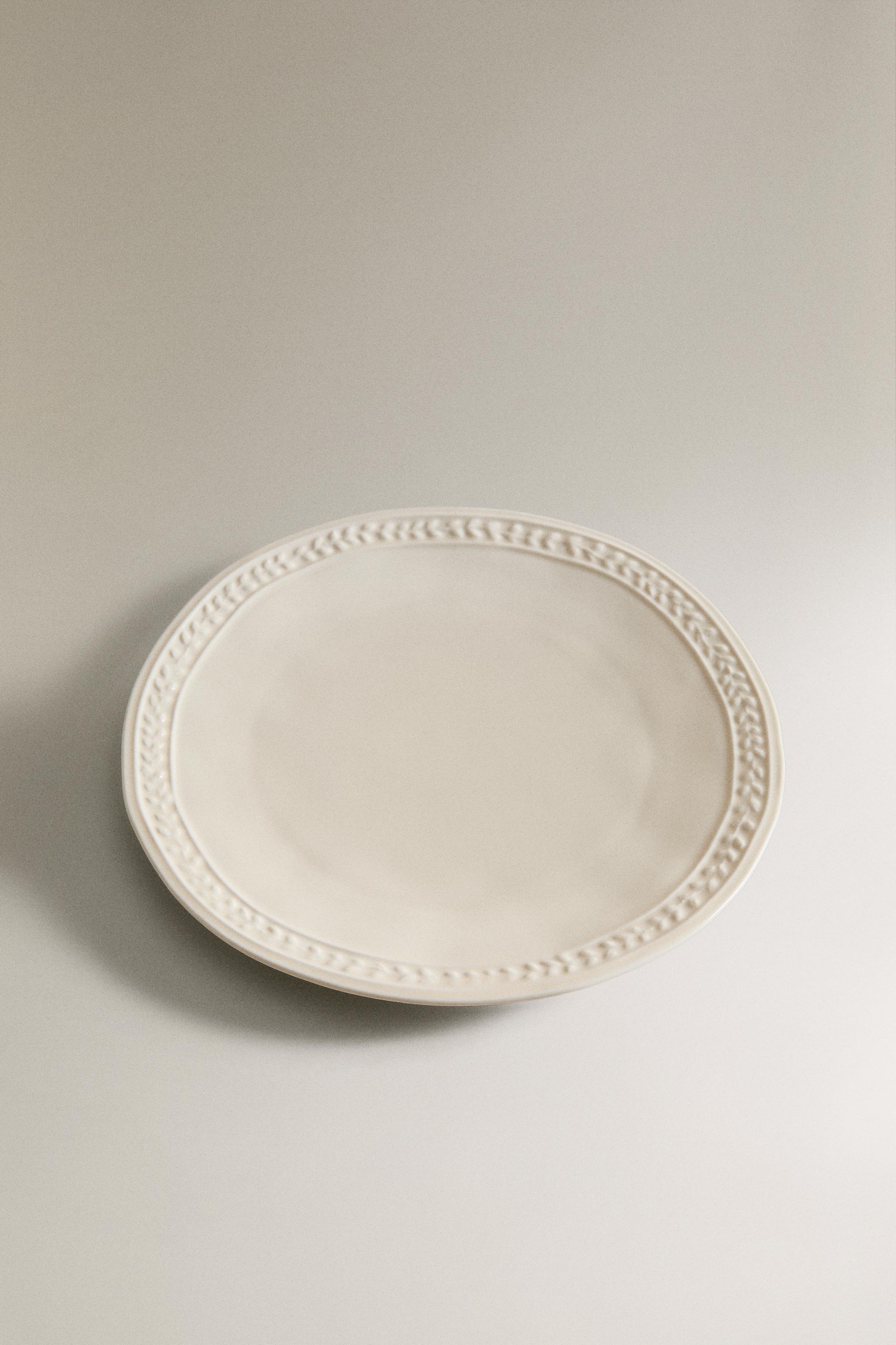 STONEWARE DESSERT PLATE WITH RAISED DESIGN